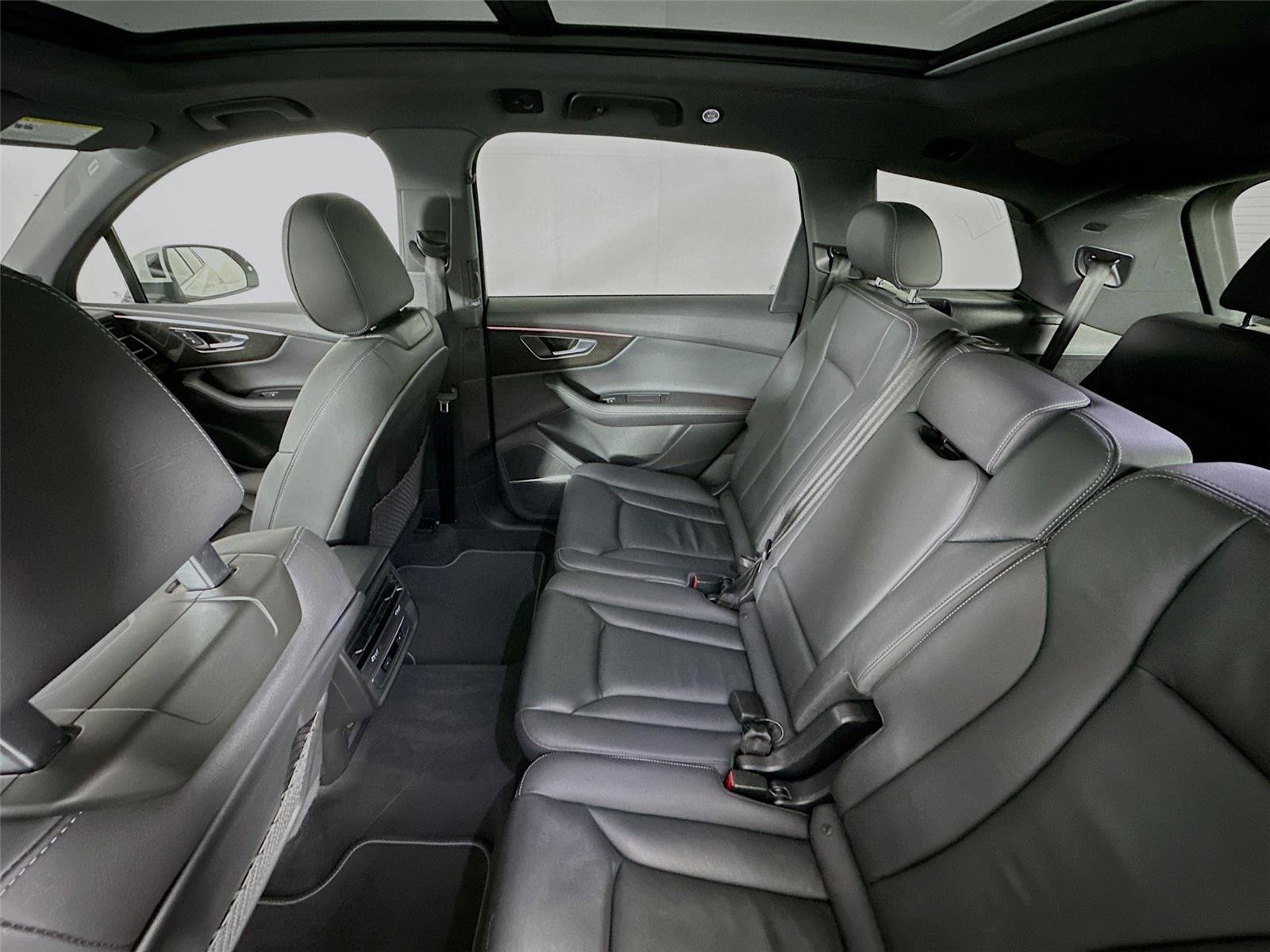 Used 2025 Audi Q7 3.0T Premium Plus image 11