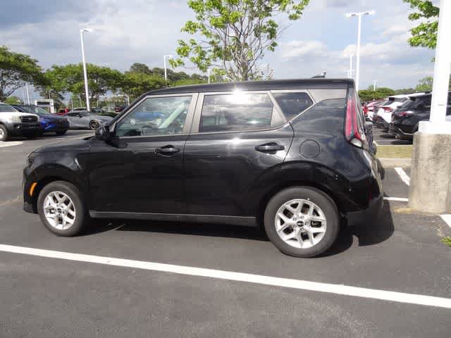 Used 2025 Kia Soul LX w/ LX Technology Package FWD image 3