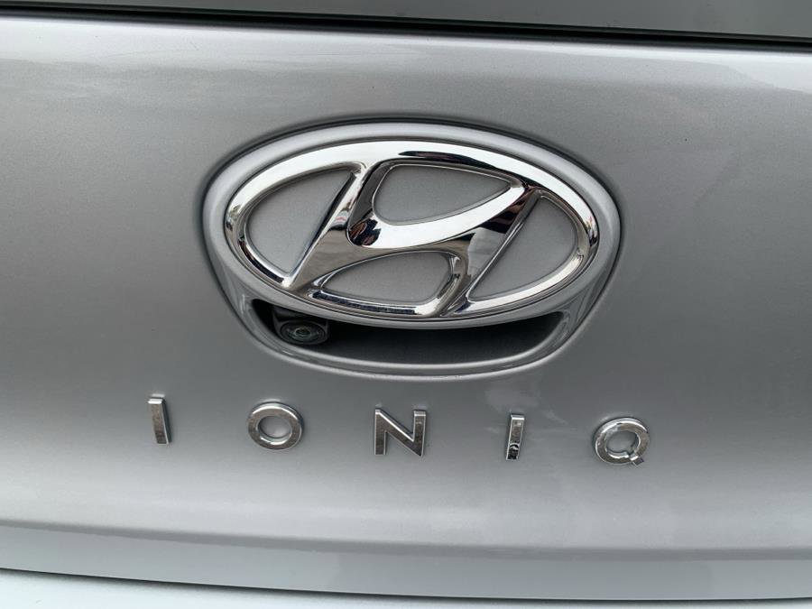 Used 2020 Hyundai Ioniq SE image 27