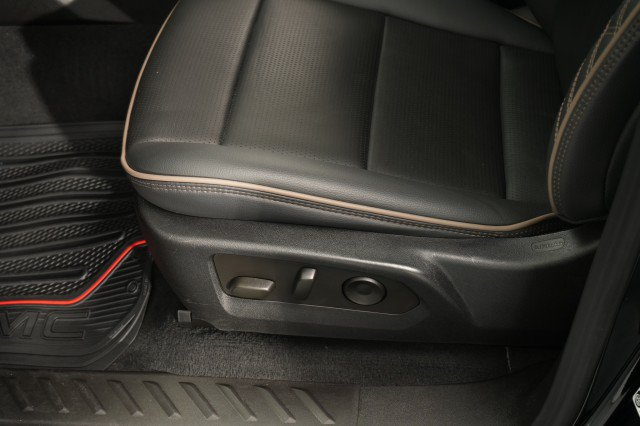 Used 2024 GMC Canyon Denali AWD/4WD image 27