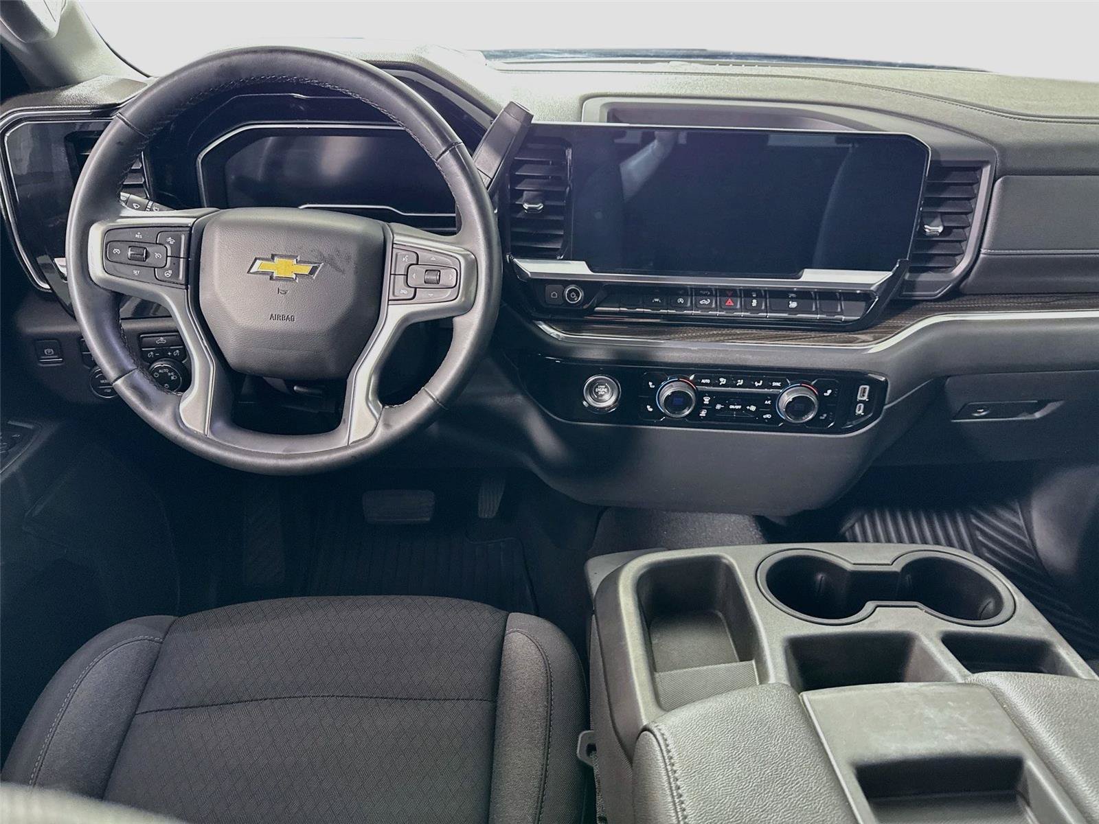Used 2023 Chevrolet Silverado 1500 LT AWD/4WD image 2