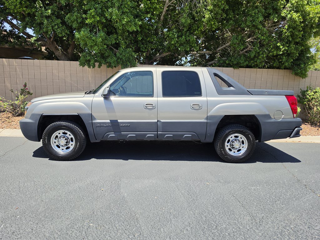 Used 2002 Chevrolet Avalanche 2500 RWD image 17
