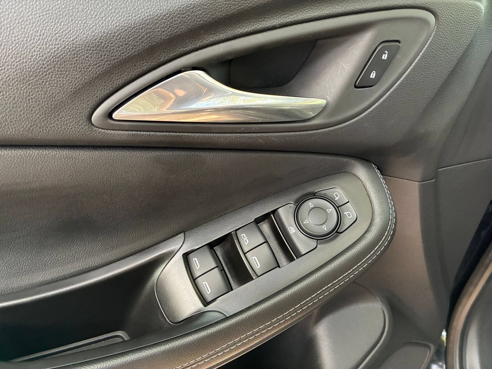 Used 2025 Buick Encore GX Preferred FWD image 18