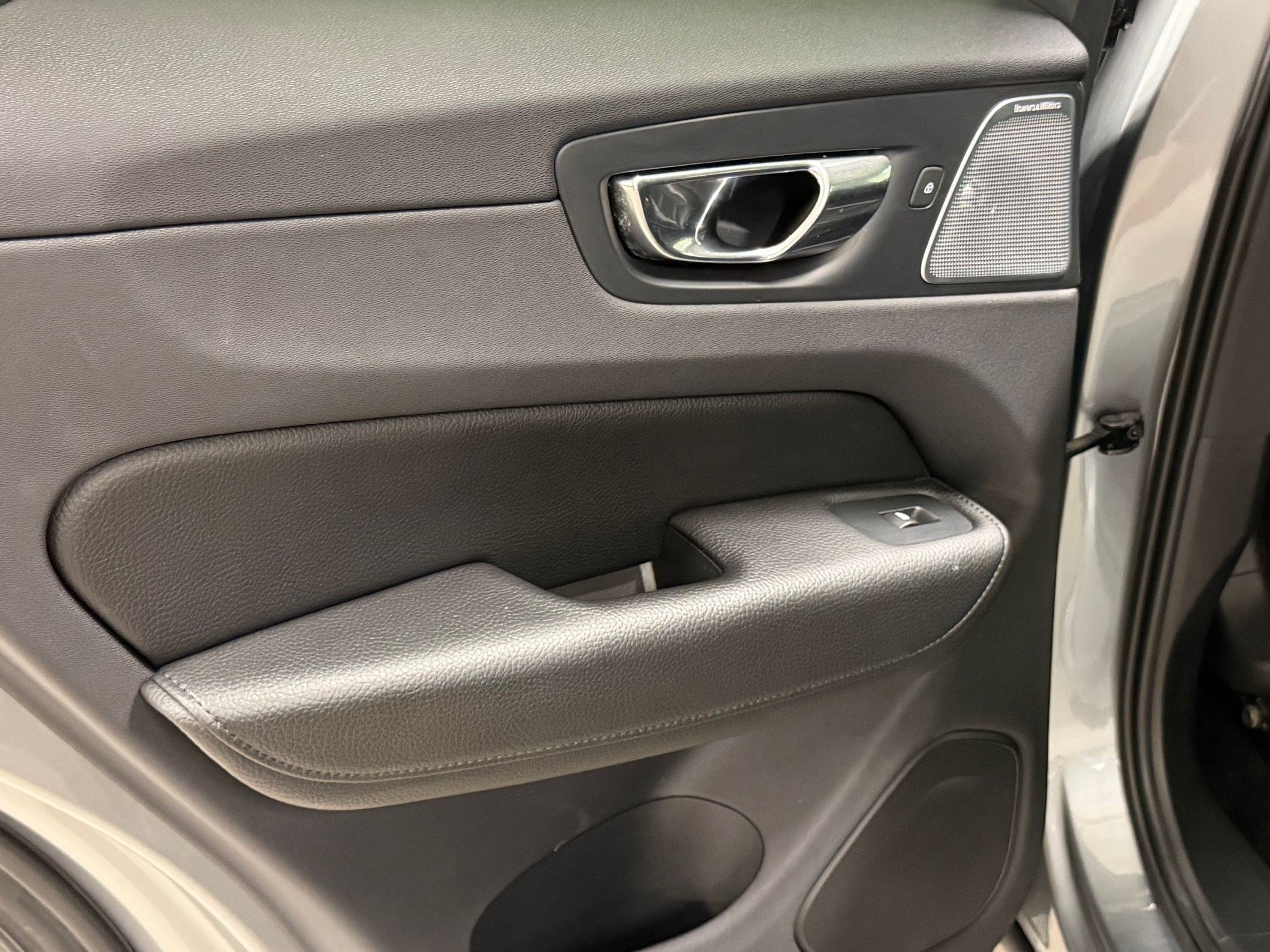 Used 2018 Volvo XC60 T6 Inscription w/ Convenience Package AWD/4WD image 43