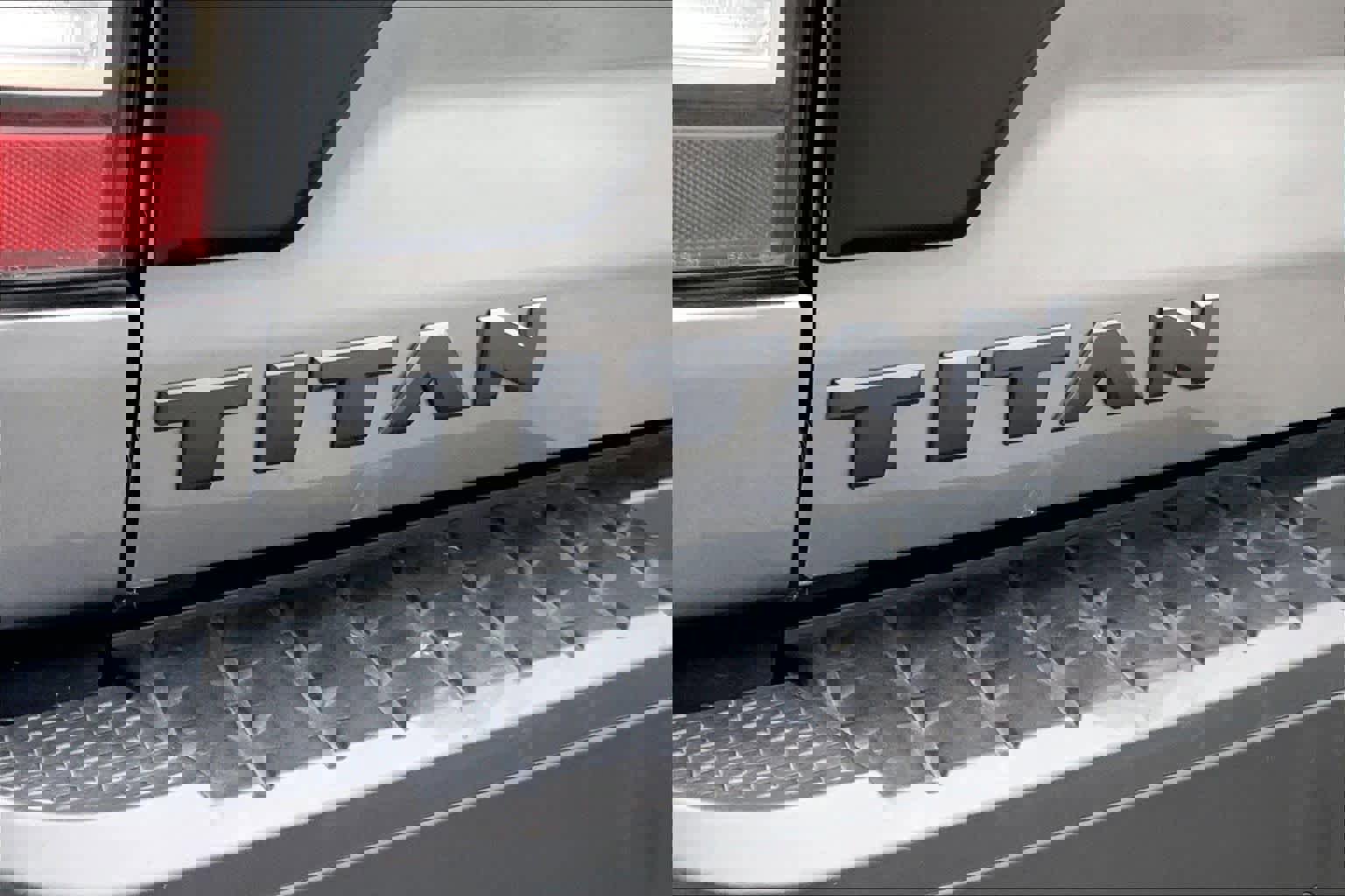 Used 2023 Nissan Titan PRO-4X w/ Pro-4x Convenience Package image 10