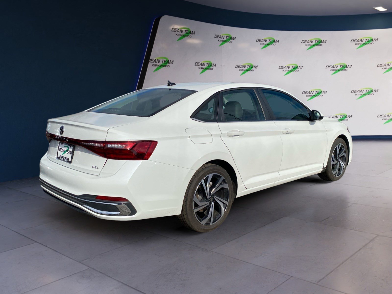 Used 2025 Volkswagen Jetta SEL image 3