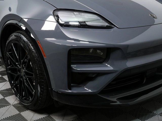 New 2026 Porsche Macan Turbo Electric image 39