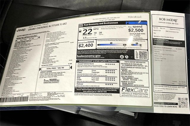 New 2025 Jeep Grand Cherokee Laredo image 14