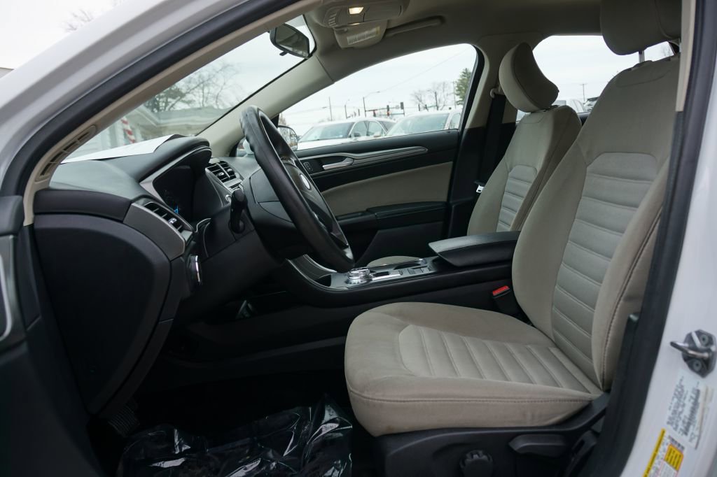 Used 2017 Ford Fusion S image 5