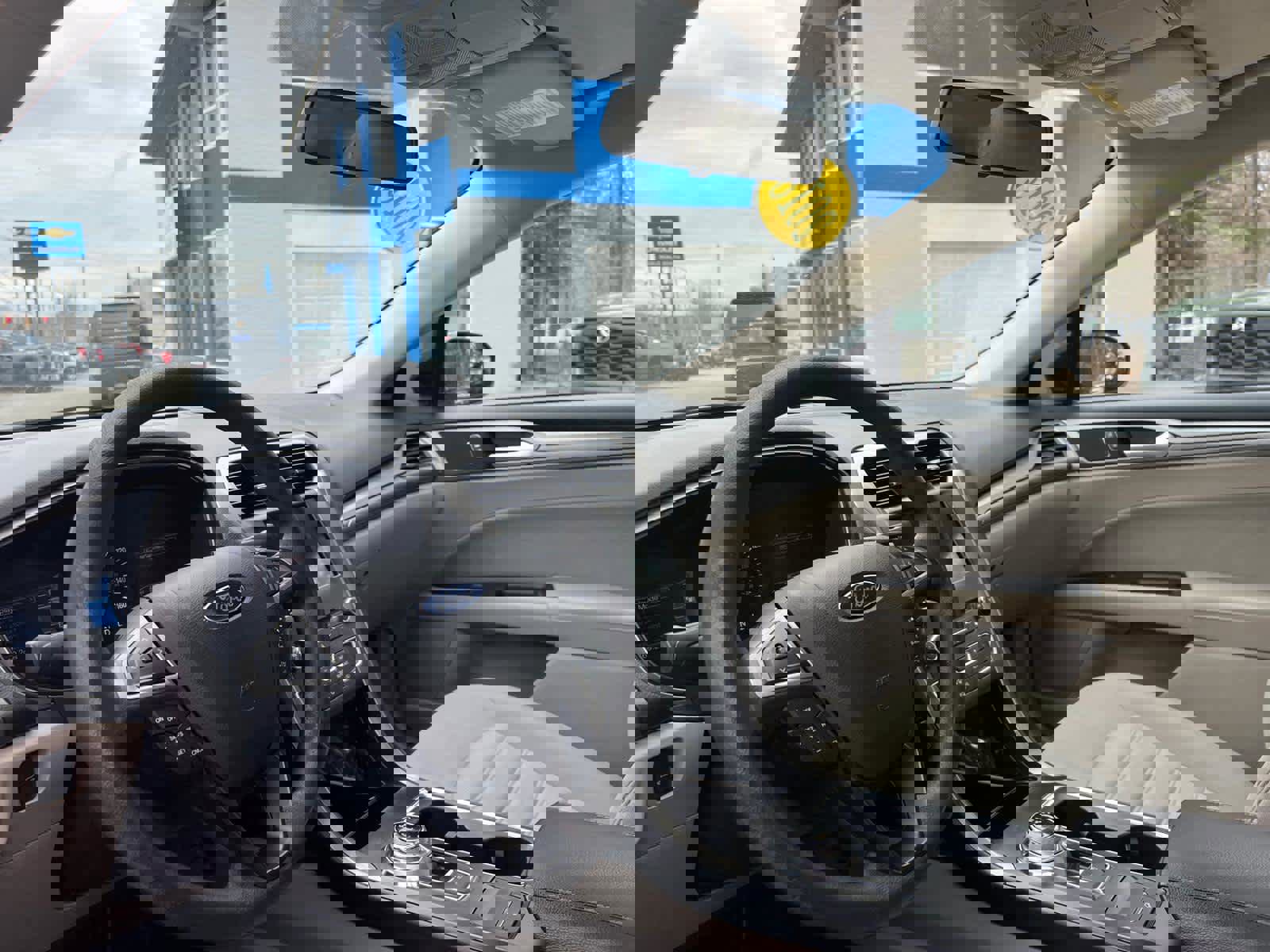 Used 2018 Ford Fusion SE w/ Fusion SE Technology Package image 14