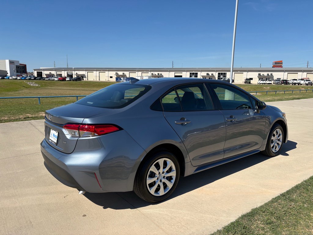 Used 2026 Toyota Corolla LE image 8