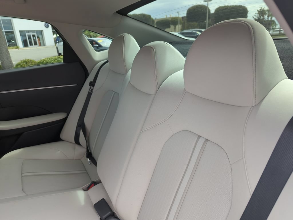 Used 2025 Hyundai Sonata SE FWD image 27