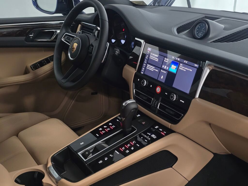 New 2026 Porsche Macan AWD/4WD image 29