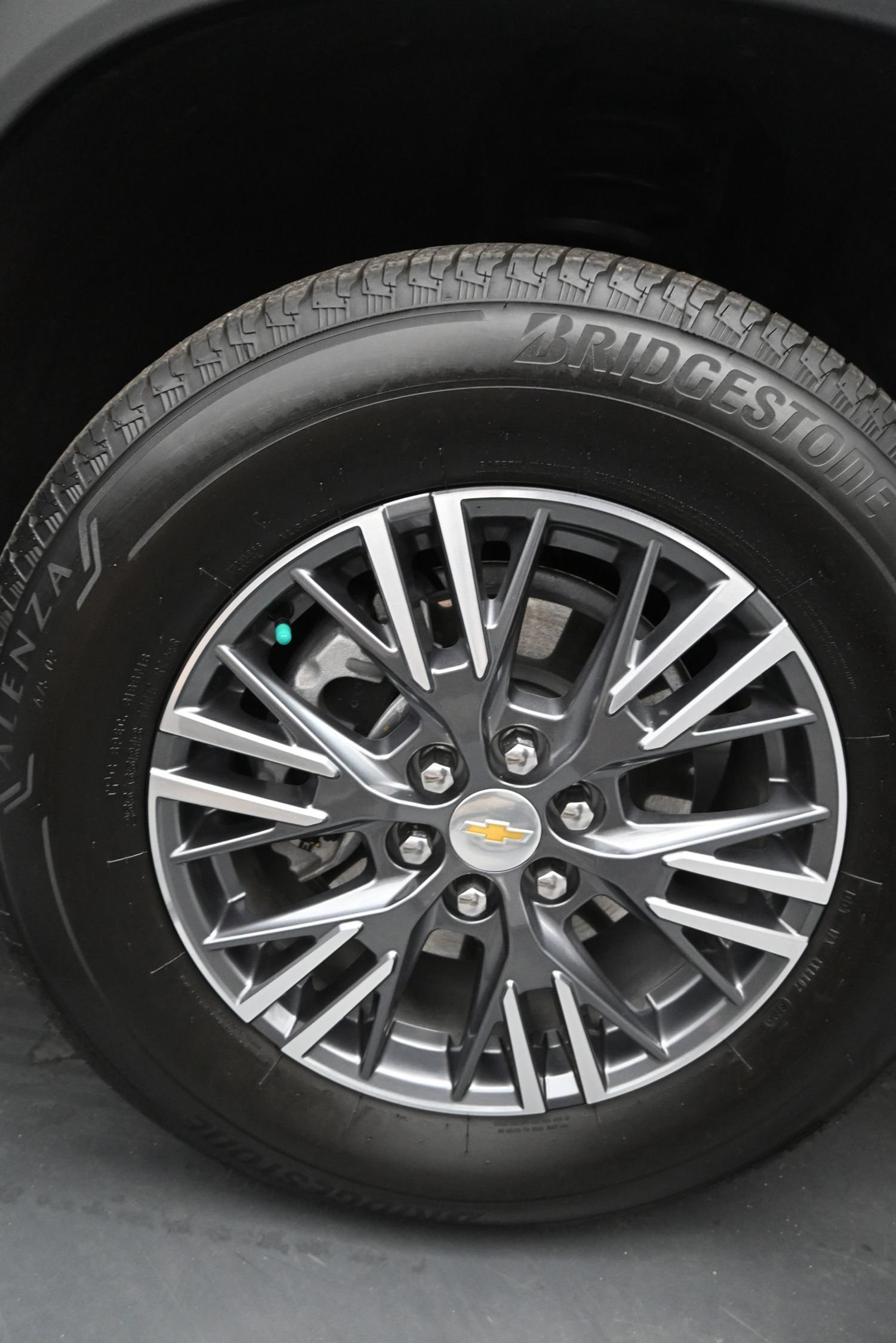 Certified 2026 Chevrolet Traverse LT FWD image 30