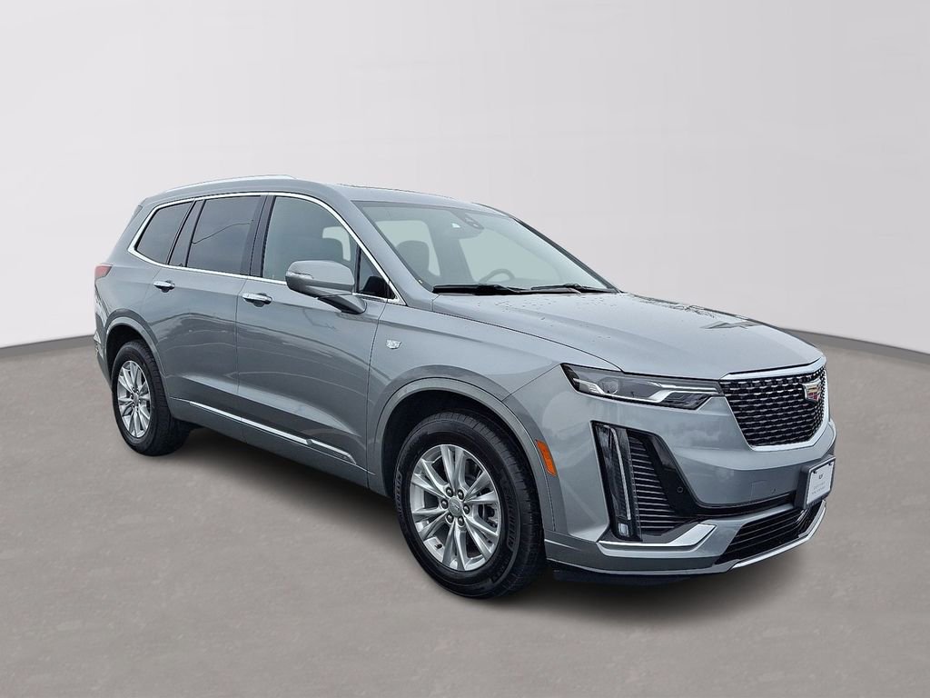 Certified 2025 Cadillac XT6 Luxury image 3