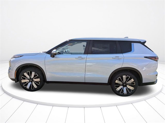 New 2025 Mitsubishi Outlander SE image 7