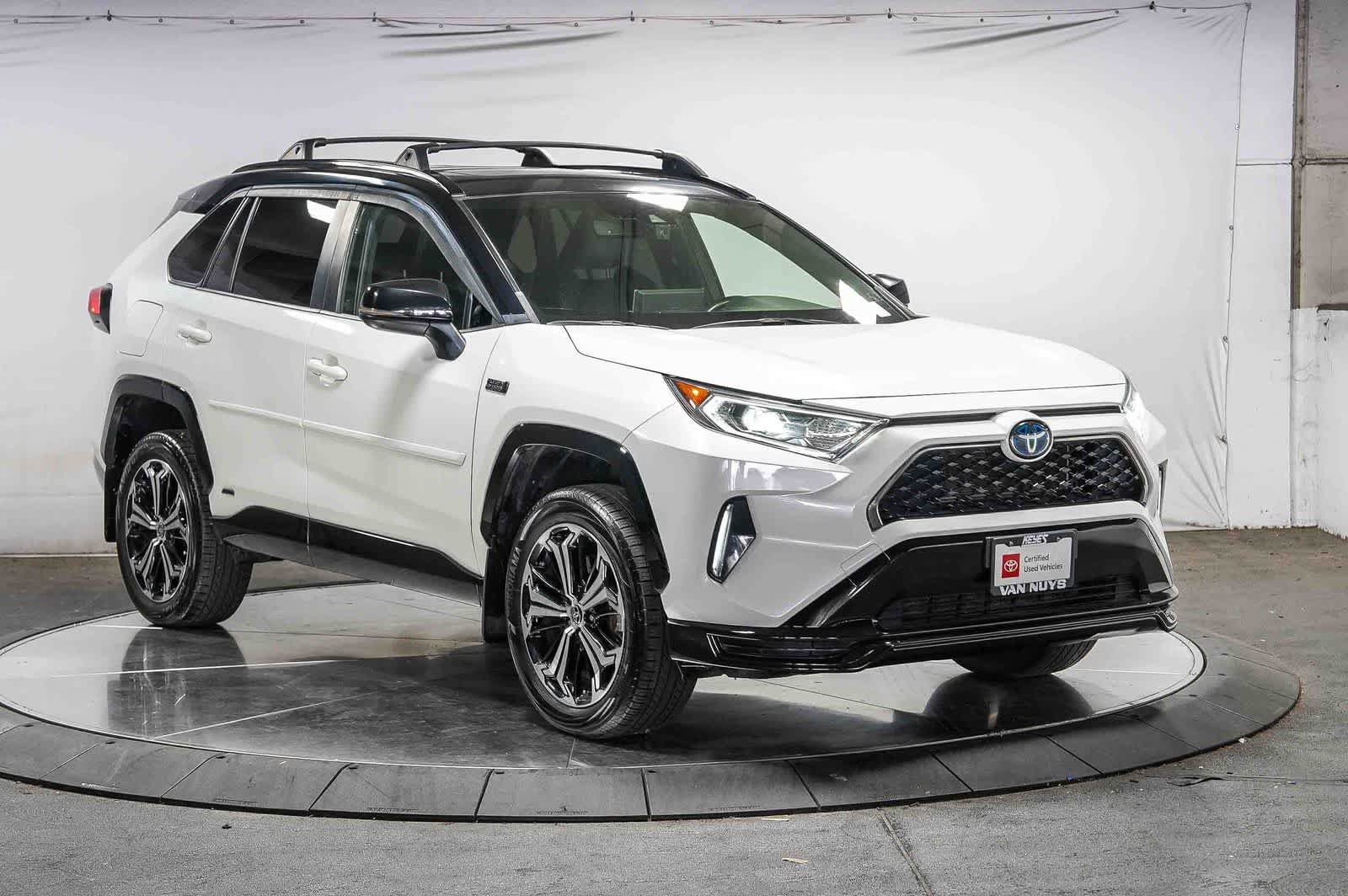 Certified 2021 Toyota RAV4 XSE w/ Weather Package AWD/4WD image 6
