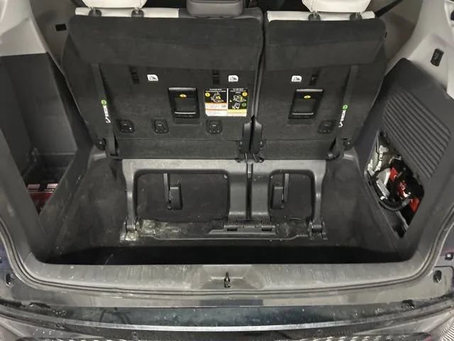 Used 2022 Toyota Sienna XSE image 22