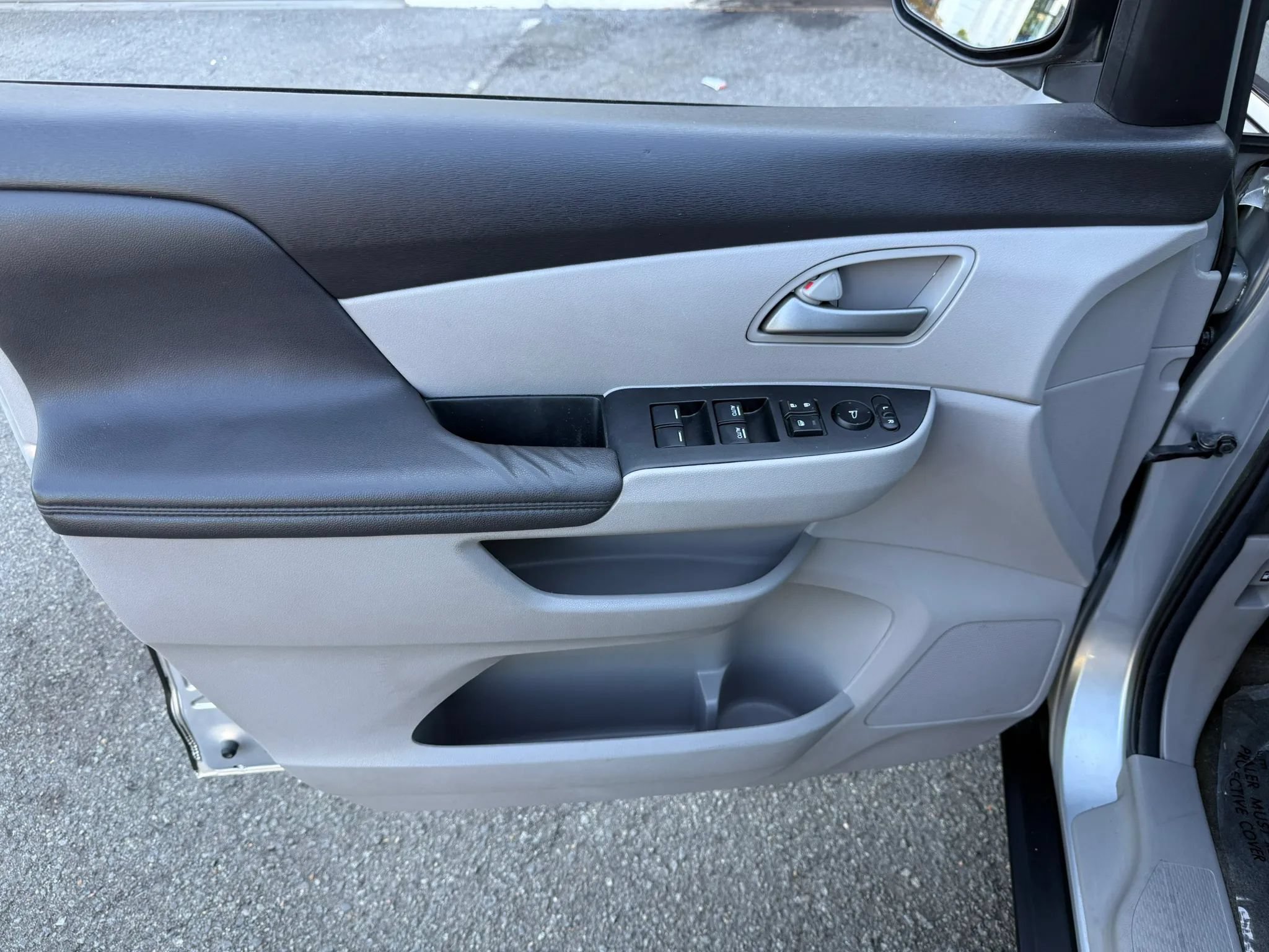 Used 2015 Honda Odyssey LX image 15