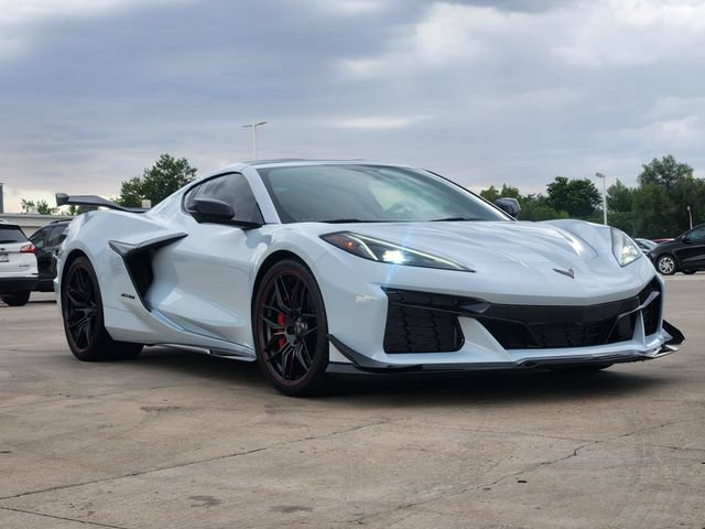 Used 2023 Chevrolet Corvette Z06 w/ Engine Appearance Package RWD image 3