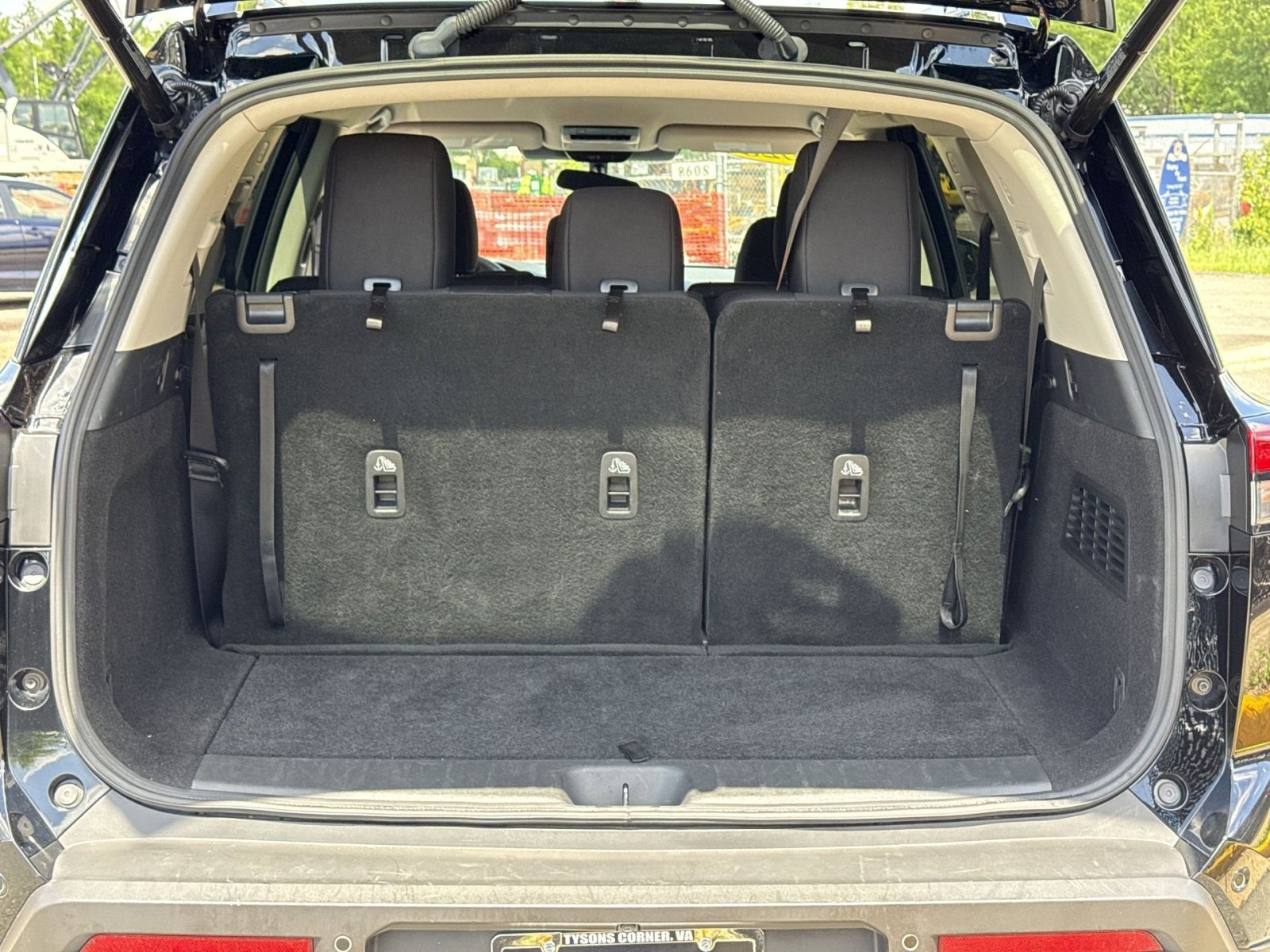 Used 2025 Nissan Pathfinder SV FWD image 28