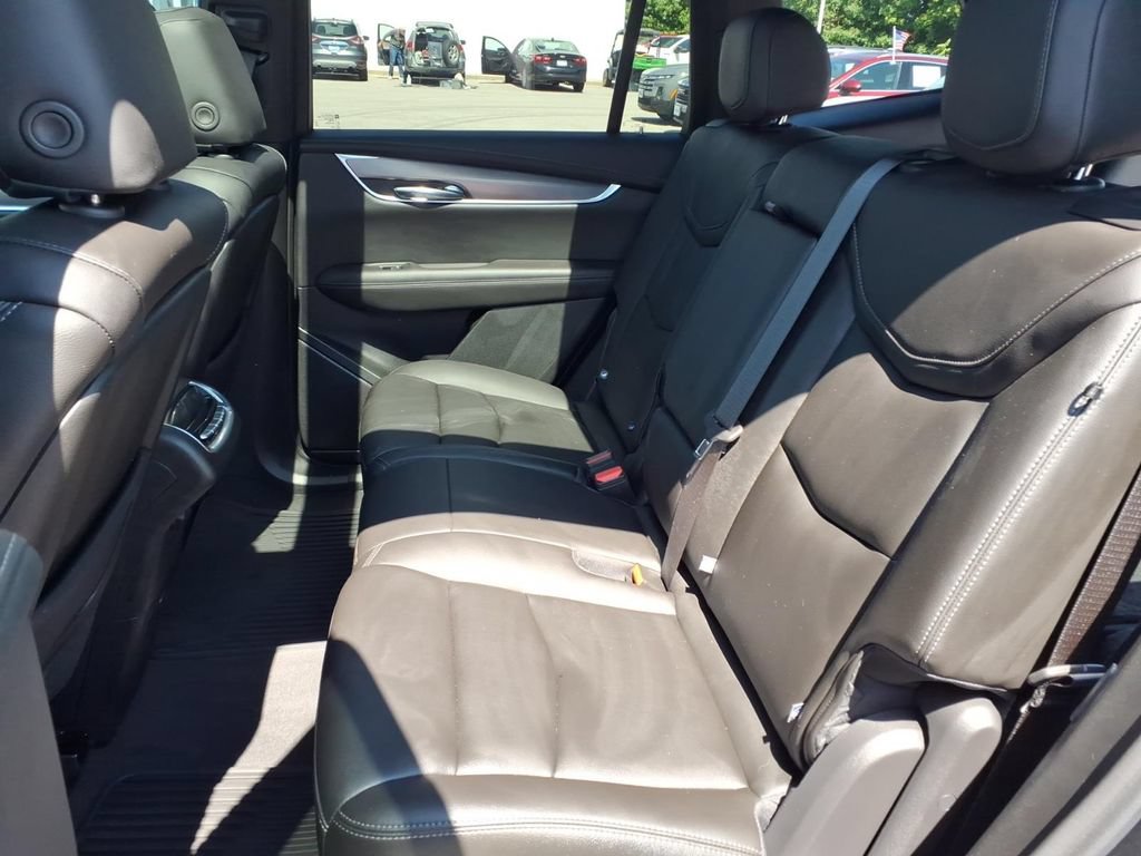 Used 2024 Cadillac XT6 Luxury w/ LPO, Floor Liner Package AWD/4WD image 15