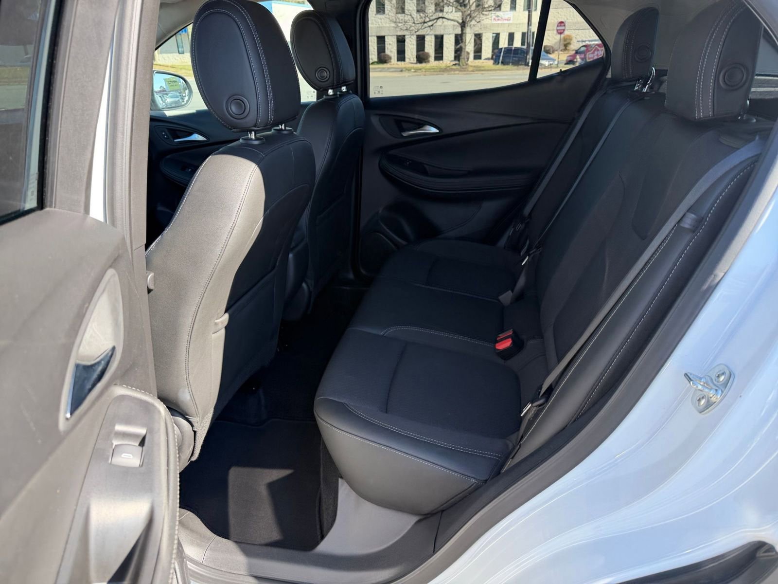 Used 2025 Buick Encore GX Preferred image 24