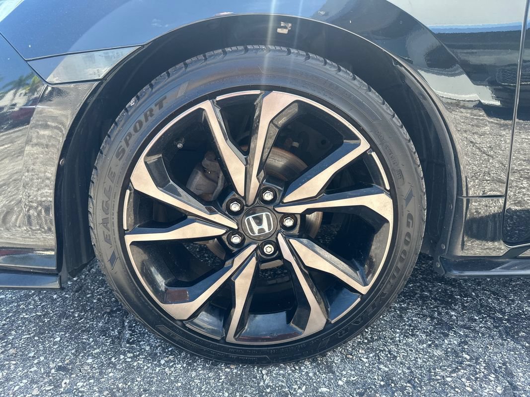 Used 2018 Honda Civic Sport image 12
