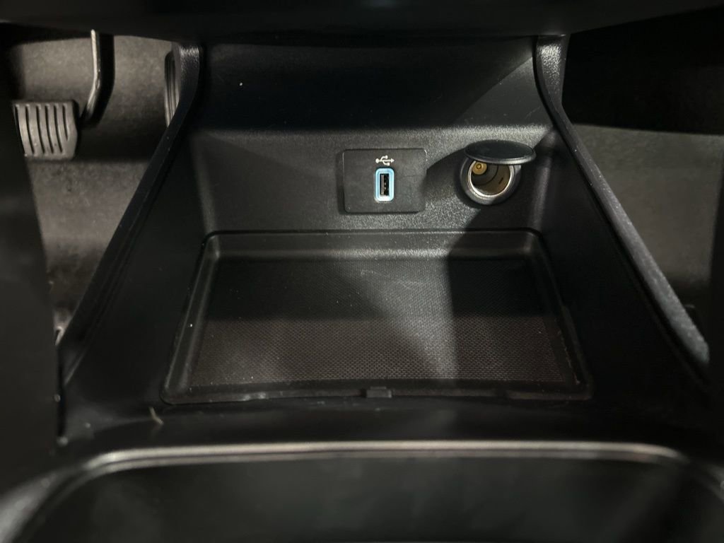 Used 2017 Ford Fusion SE w/ Fusion SE Technology Package image 21