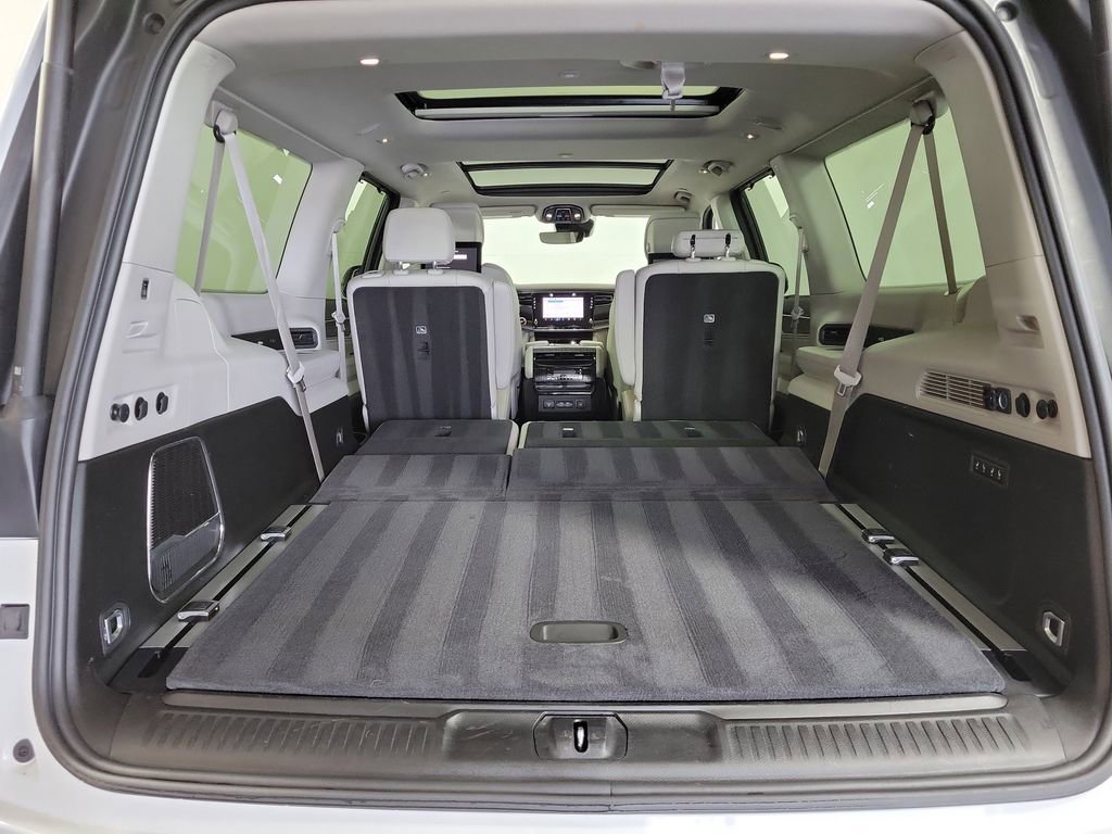 Used 2024 Jeep Wagoneer L Series III w/ Premium Group I image 26