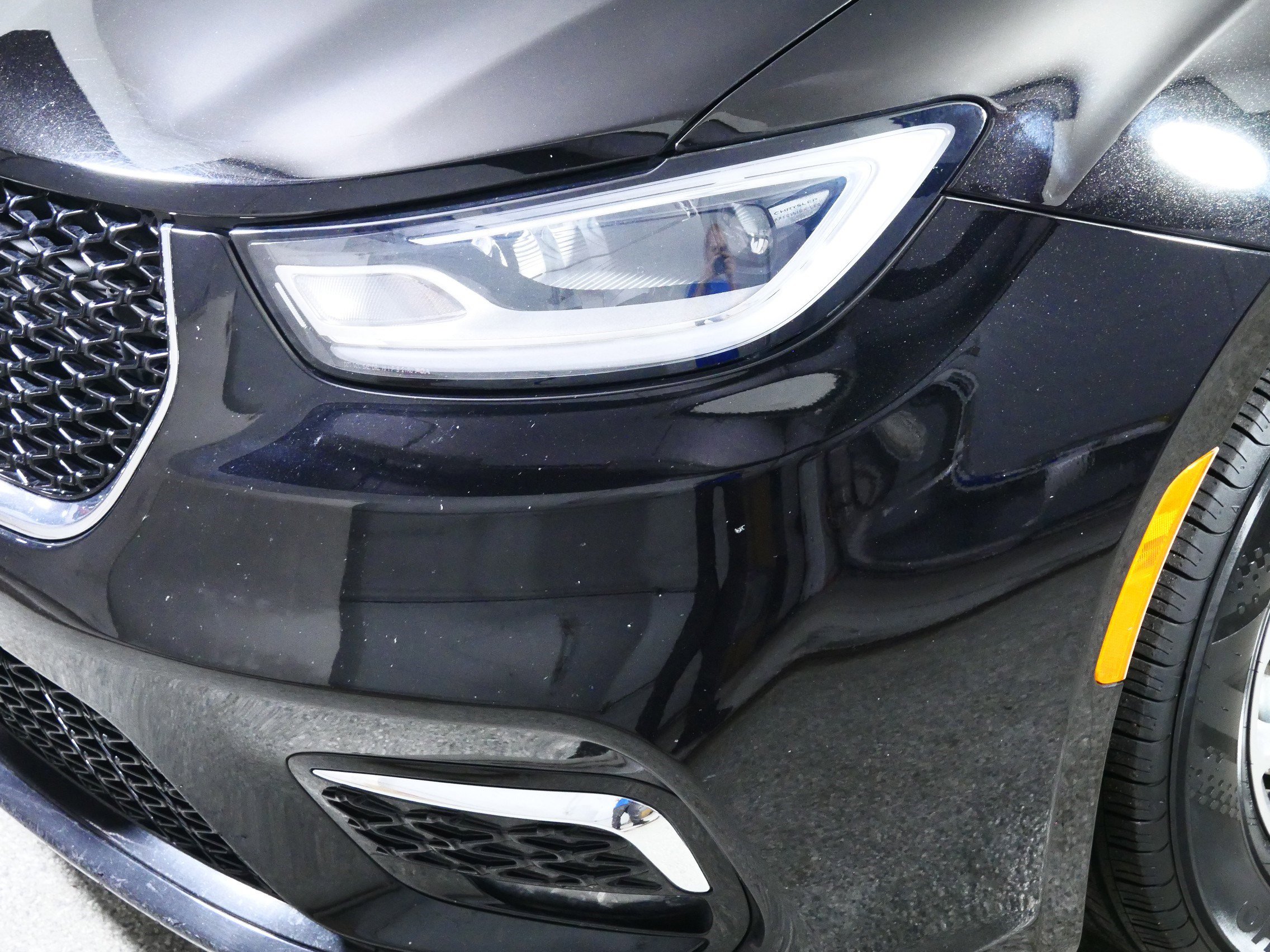 Used 2024 Chrysler Pacifica Touring-L image 16