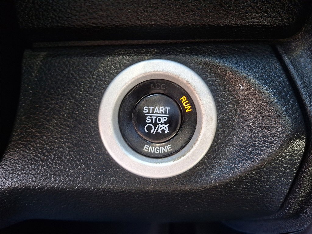 Used 2015 RAM 1500 Limited image 26