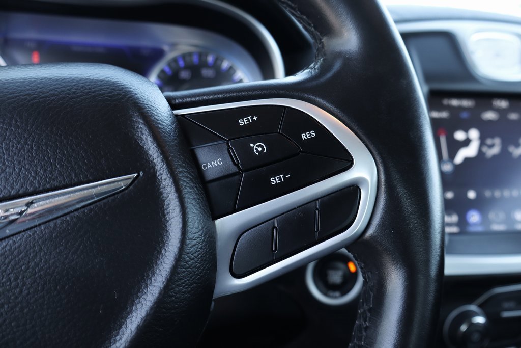 Used 2022 Chrysler 300 Touring image 20