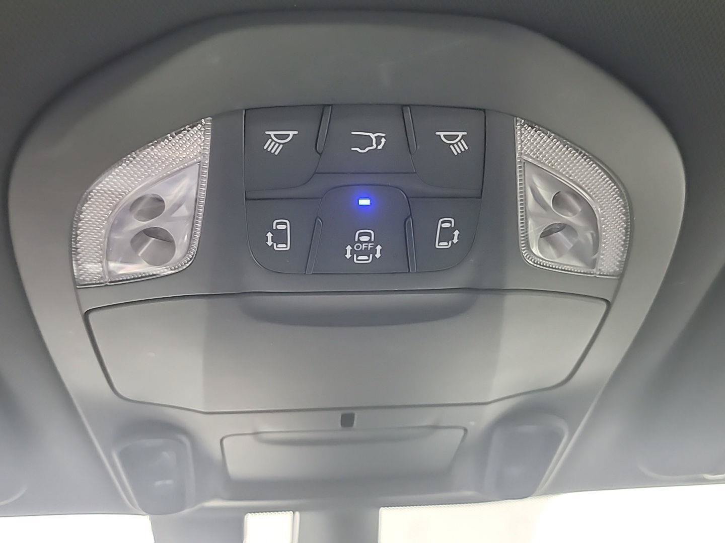 Used 2019 Chrysler Pacifica Touring-L Plus w/ Advanced Safetytec Group FWD image 38
