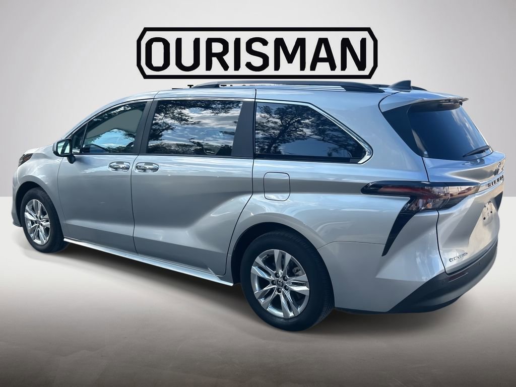 Used 2025 Toyota Sienna XLE w/ XLE Plus Package image 7