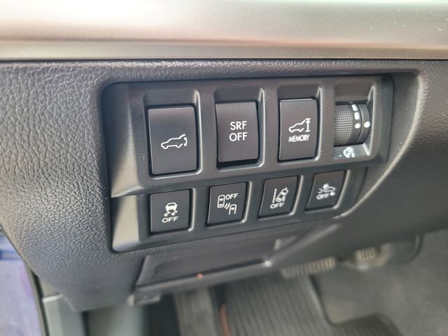 Used 2017 Subaru Outback 3.6R Touring AWD/4WD image 17