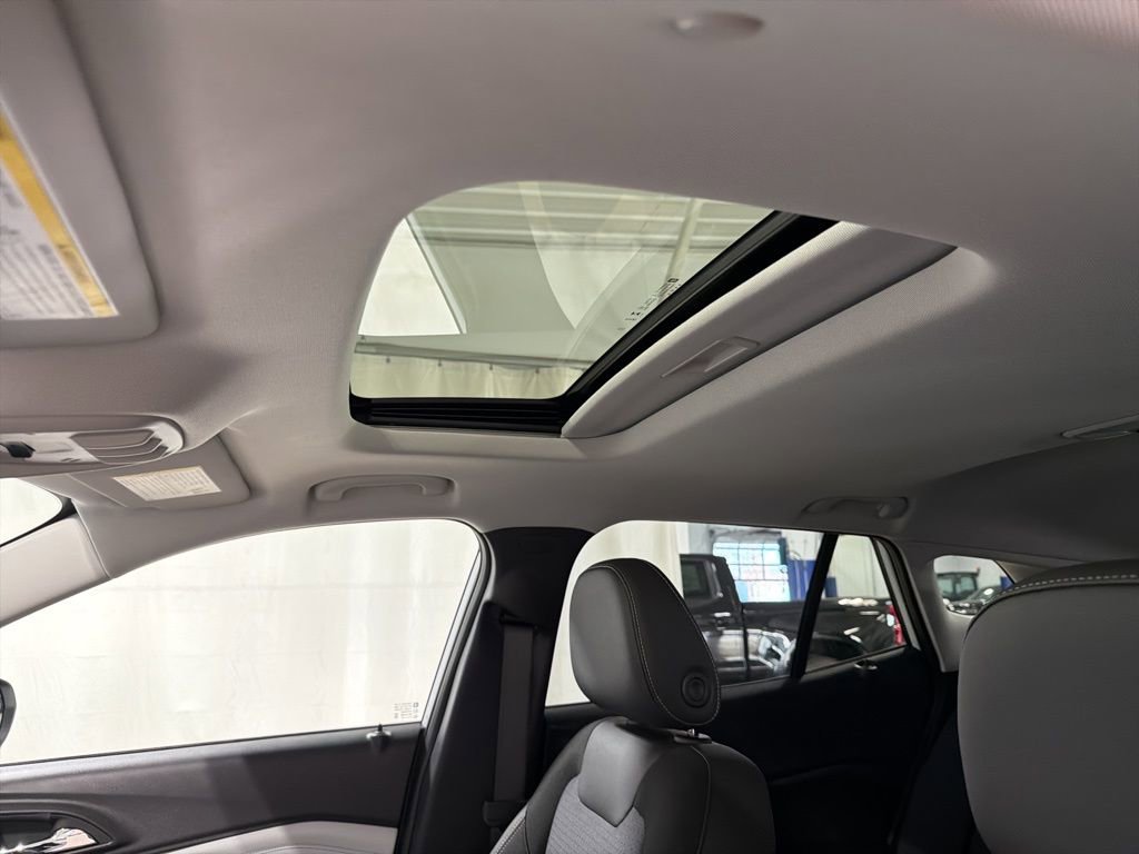 New 2026 Chevrolet Trax LT w/ Sunroof Package image 24