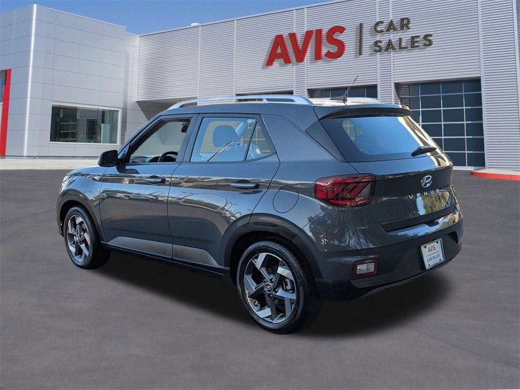 Used 2025 Hyundai Venue SEL image 10