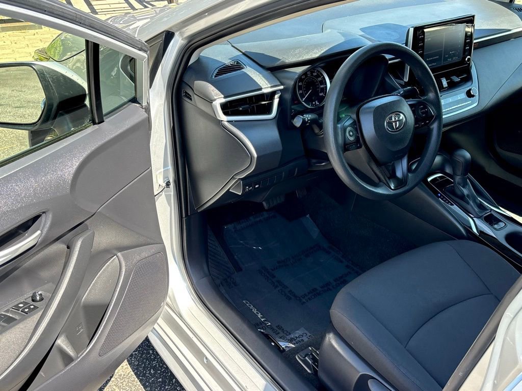 Used 2020 Toyota Corolla LE image 10