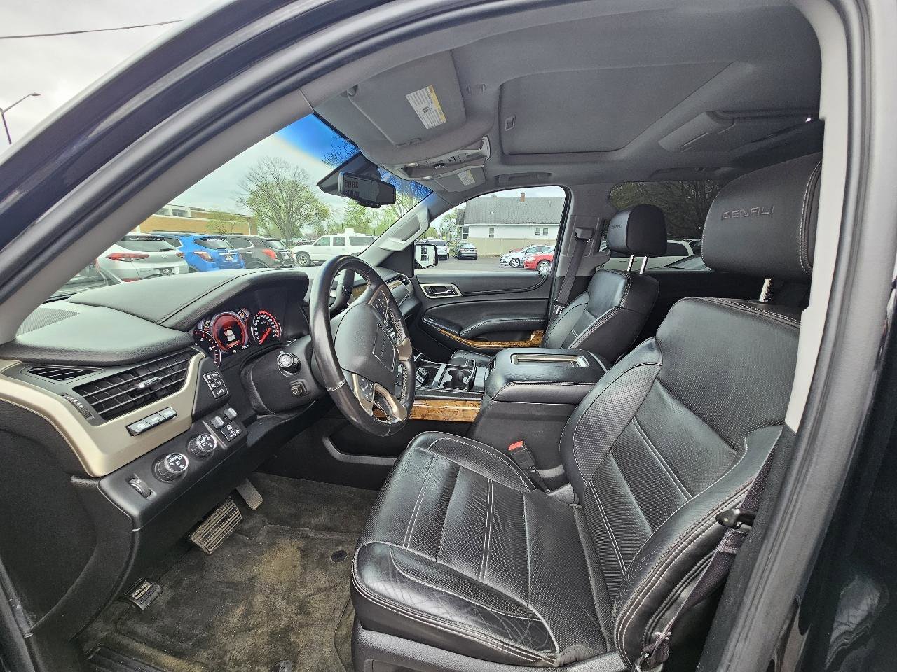 Used 2015 GMC Yukon Denali w/ Touring Package image 19