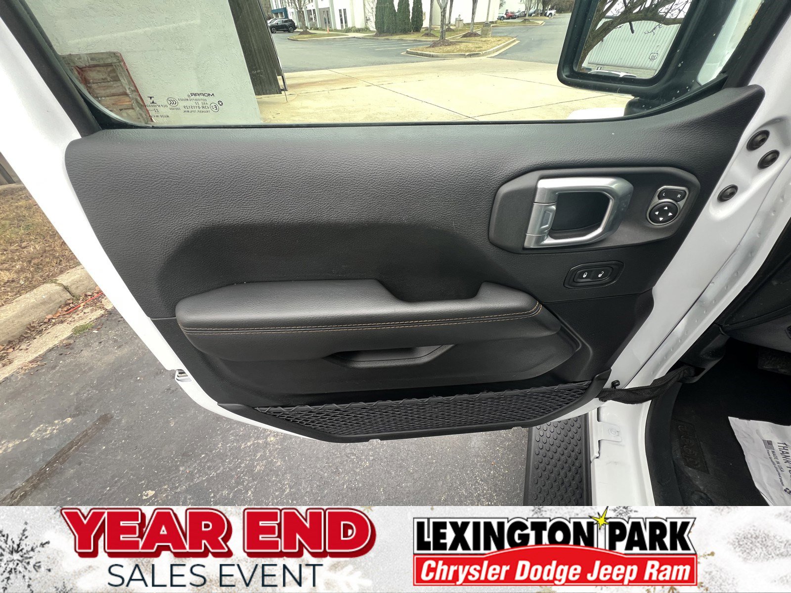 Used 2023 Jeep Wrangler Unlimited Sahara image 16