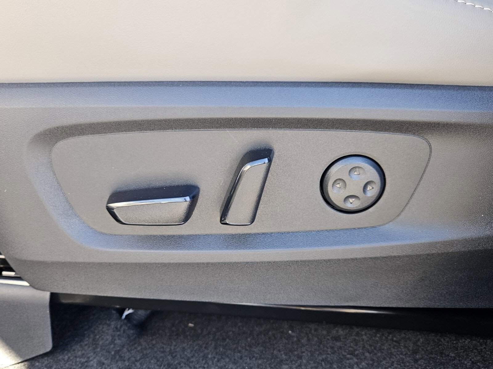 New 2026 INFINITI QX60 Luxe image 21