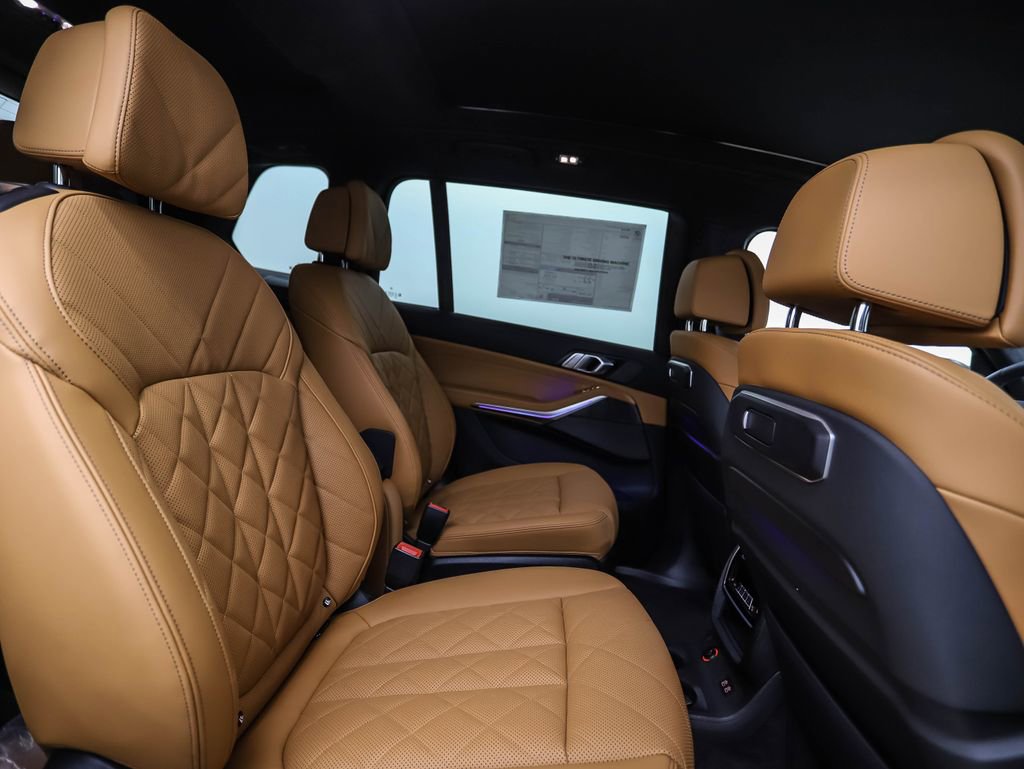 Used 2025 BMW X7 xDrive40i w/ M Sport Package image 26