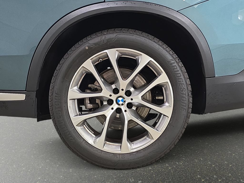Used 2024 BMW X5 xDrive40i w/ Premium Package AWD/4WD image 29
