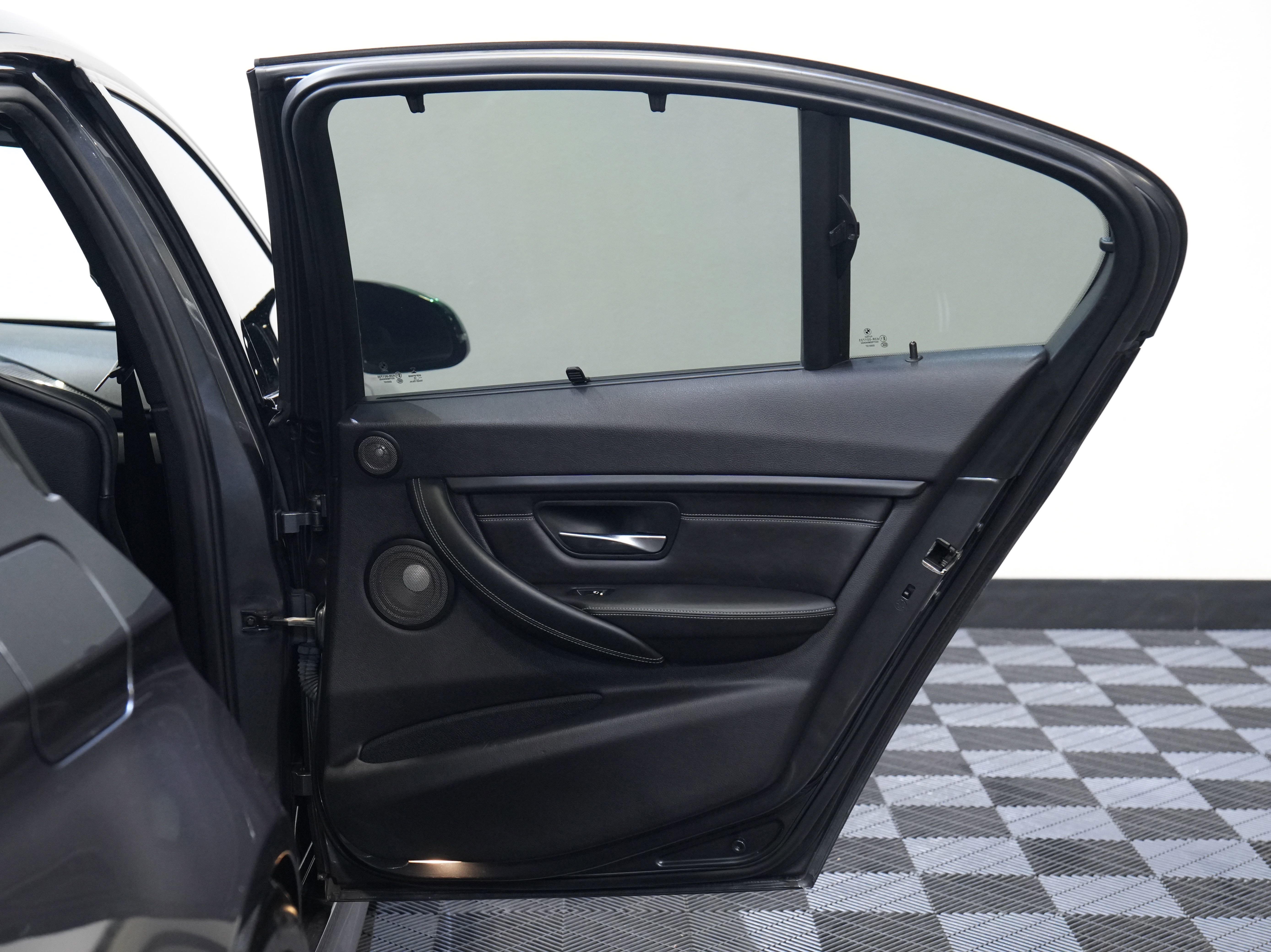 Used 2016 BMW M3 image 28