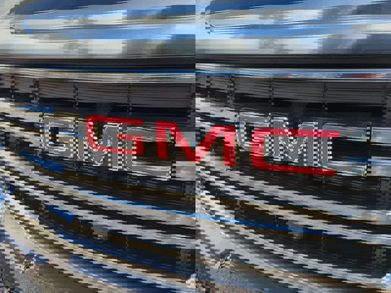 Used 2023 GMC Acadia AT4 w/ Technology Package image 12