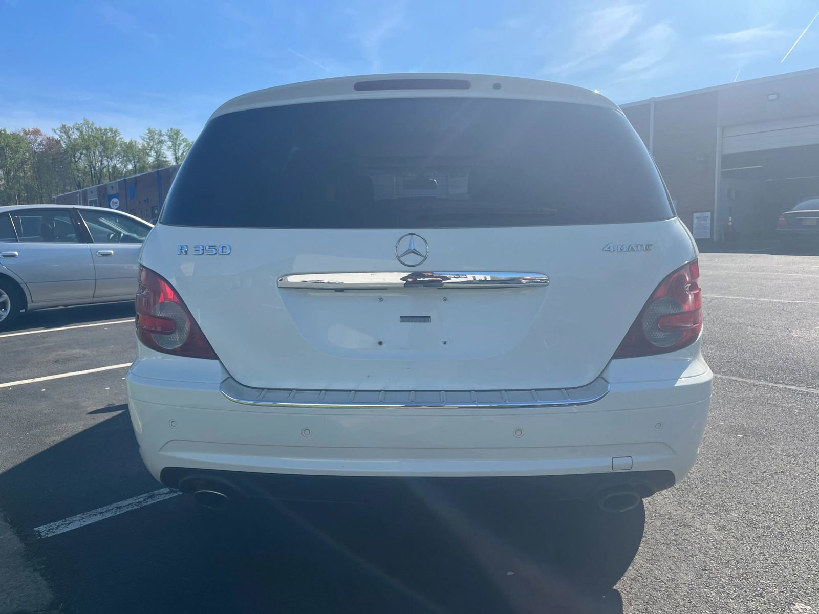 Used 2009 Mercedes-Benz R 350 4MATIC image 3