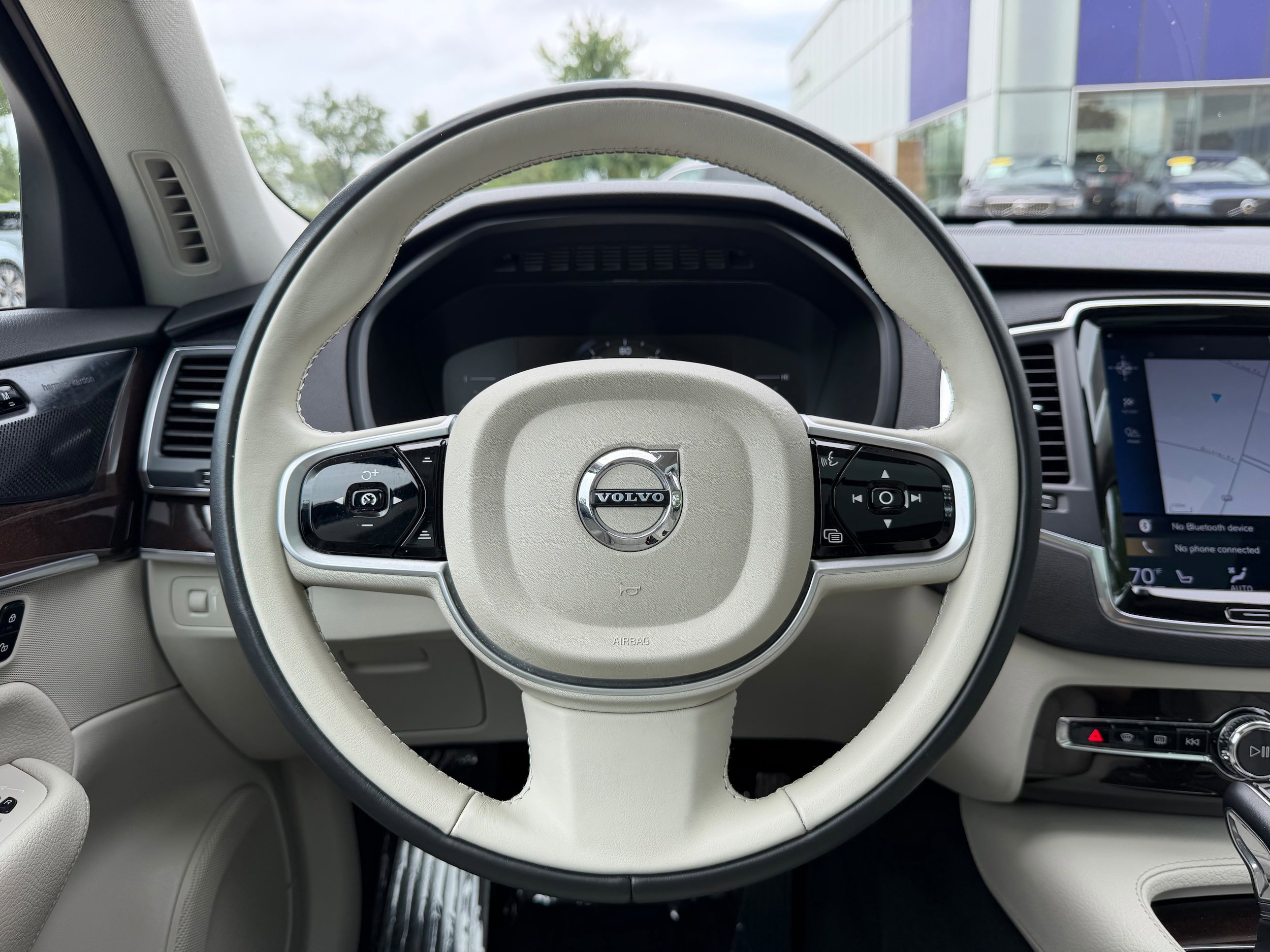 Used 2019 Volvo XC90 T5 Momentum w/ Protection Package Premier FWD image 18