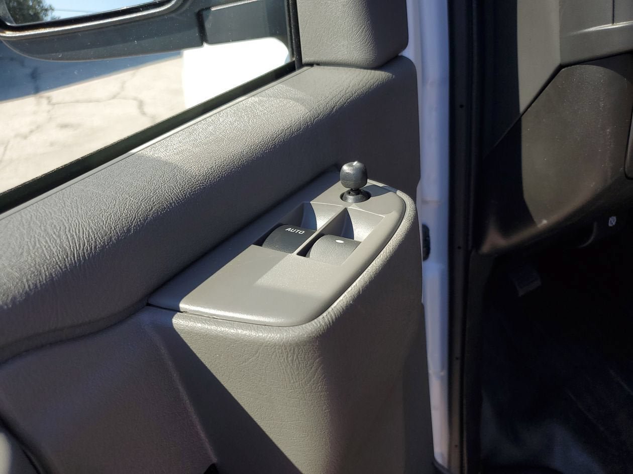 New 2026 GMC Savana 2500 Extended RWD image 17