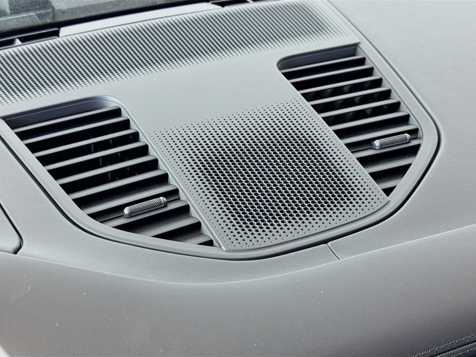 New 2025 Porsche Panamera 4 image 30